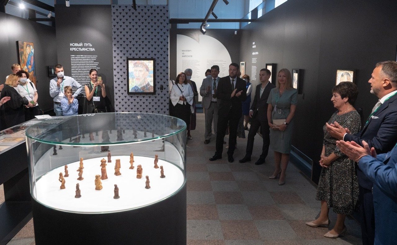 Екатерина Алтабаева приняла участие в открытии выставки «Малевич VS Филонов. Диалог двух школ» в Воронцовском дворце в Алупке