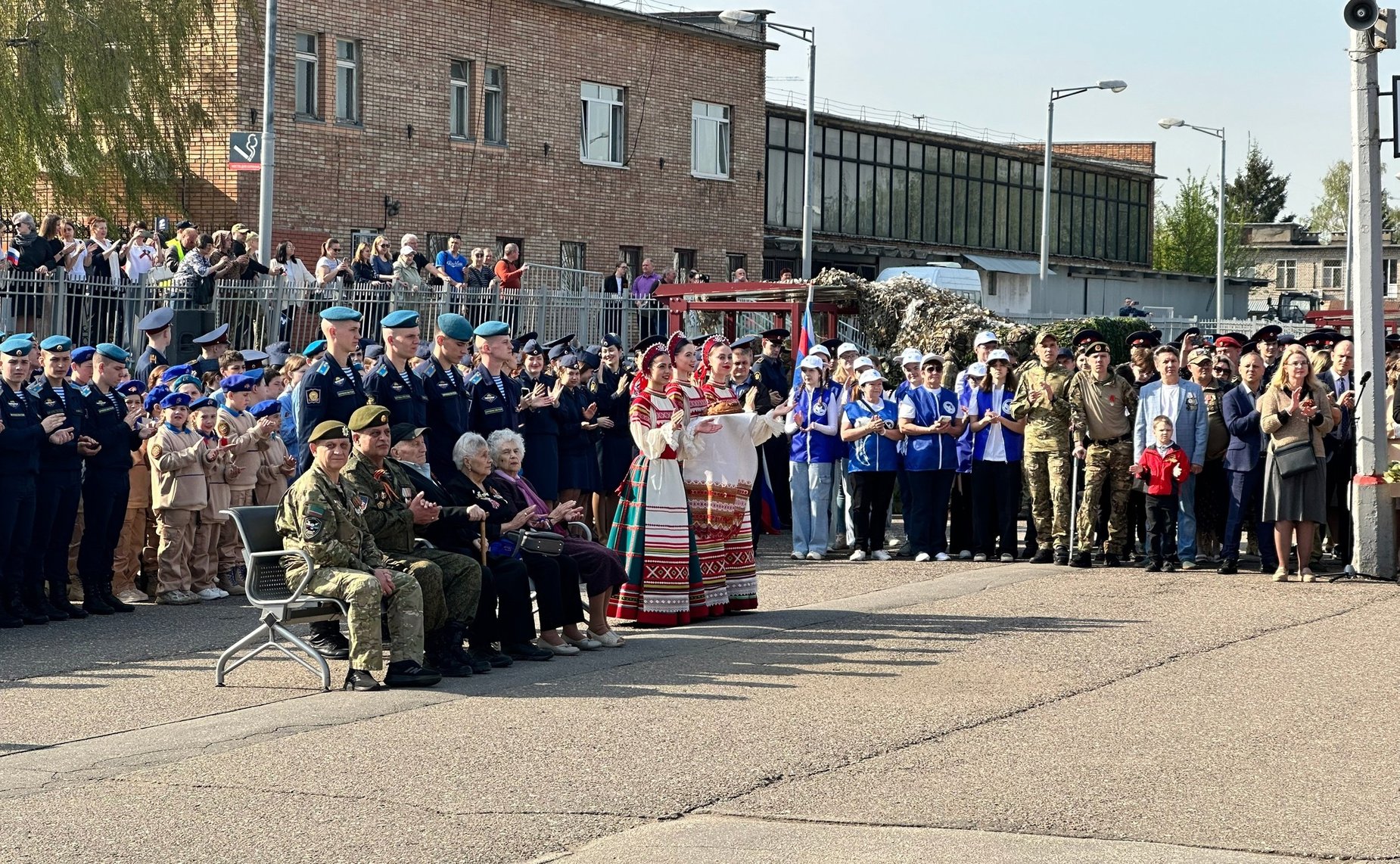 Игорь Мурог принял участие в торжественной встрече на вокзале Рязани выставочно-лекционного поезда Министерства обороны России. Мероприятие прошло в рамках всероссийской акции «Единство в памяти. Сила в подвиге!»