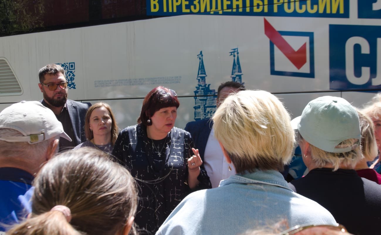 Елена Афанасьева встретила гуманитарный груз ЛДПР для пострадавших от паводка оренбуржцев