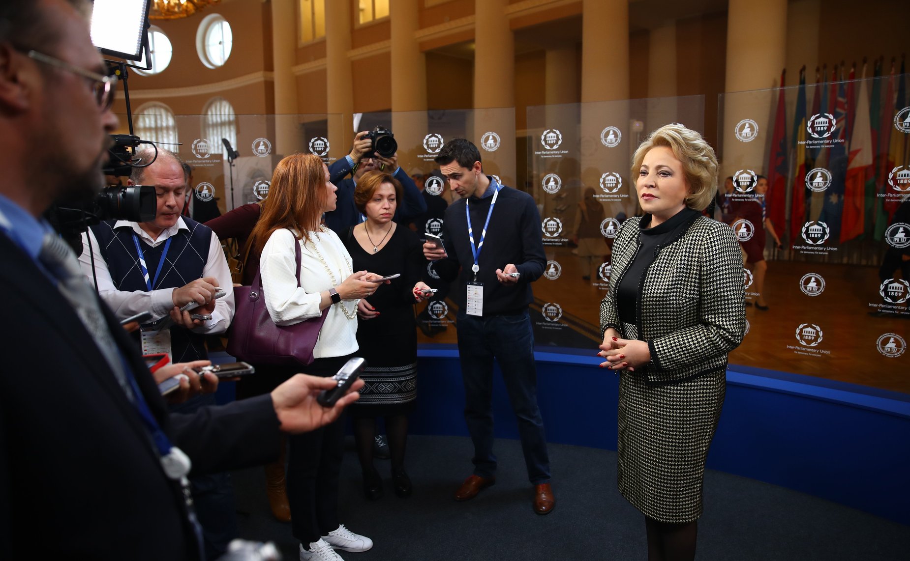 Пресс-подход Председателя Совета Федерации Валентины Матвиенко на 137-й Ассамблее МПС, 2017