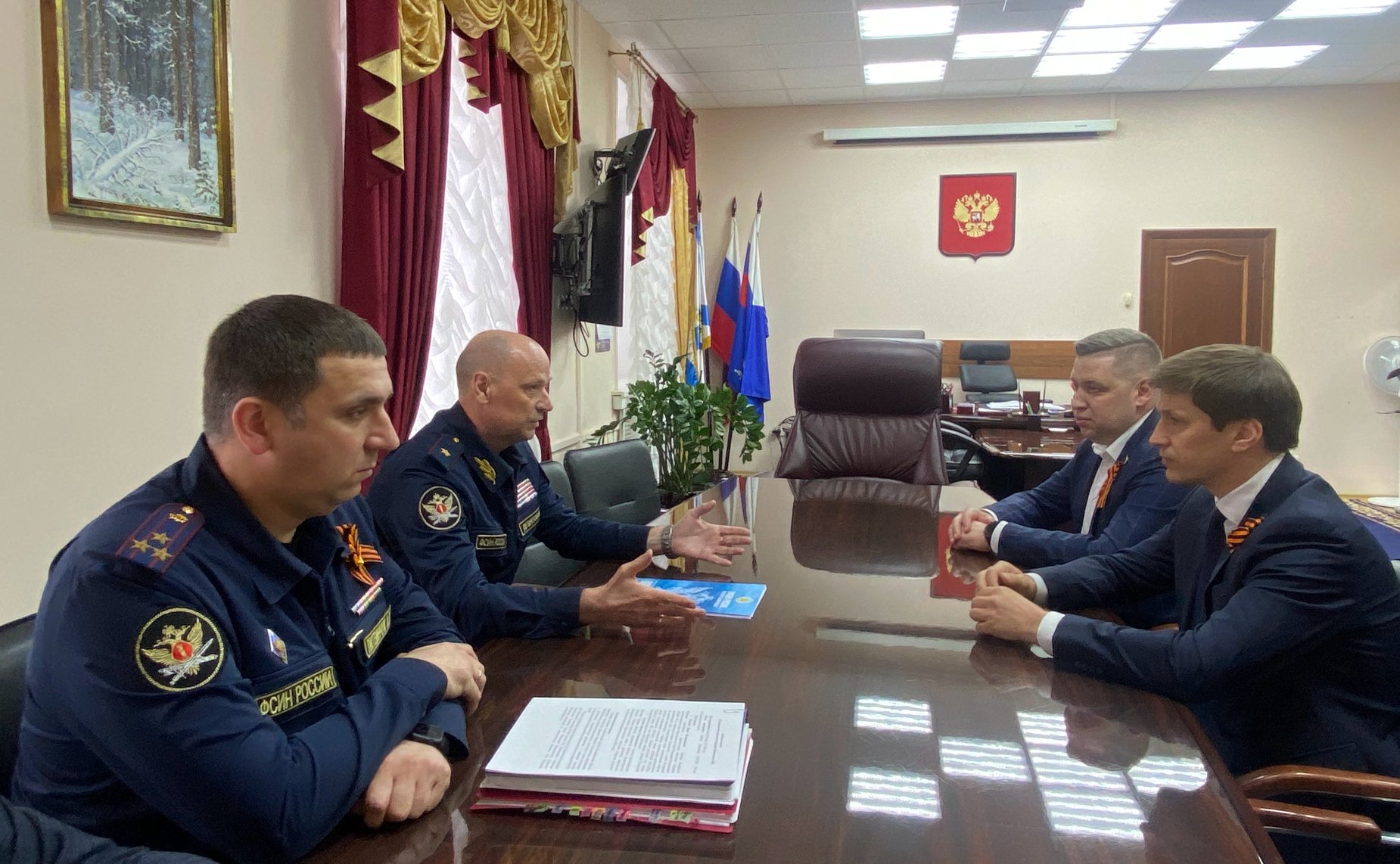 Иван Новиков в ходе работы в регионе провел рабочую встречу с начальником УФСИН России по Архангельской области Михаилом Девятовым