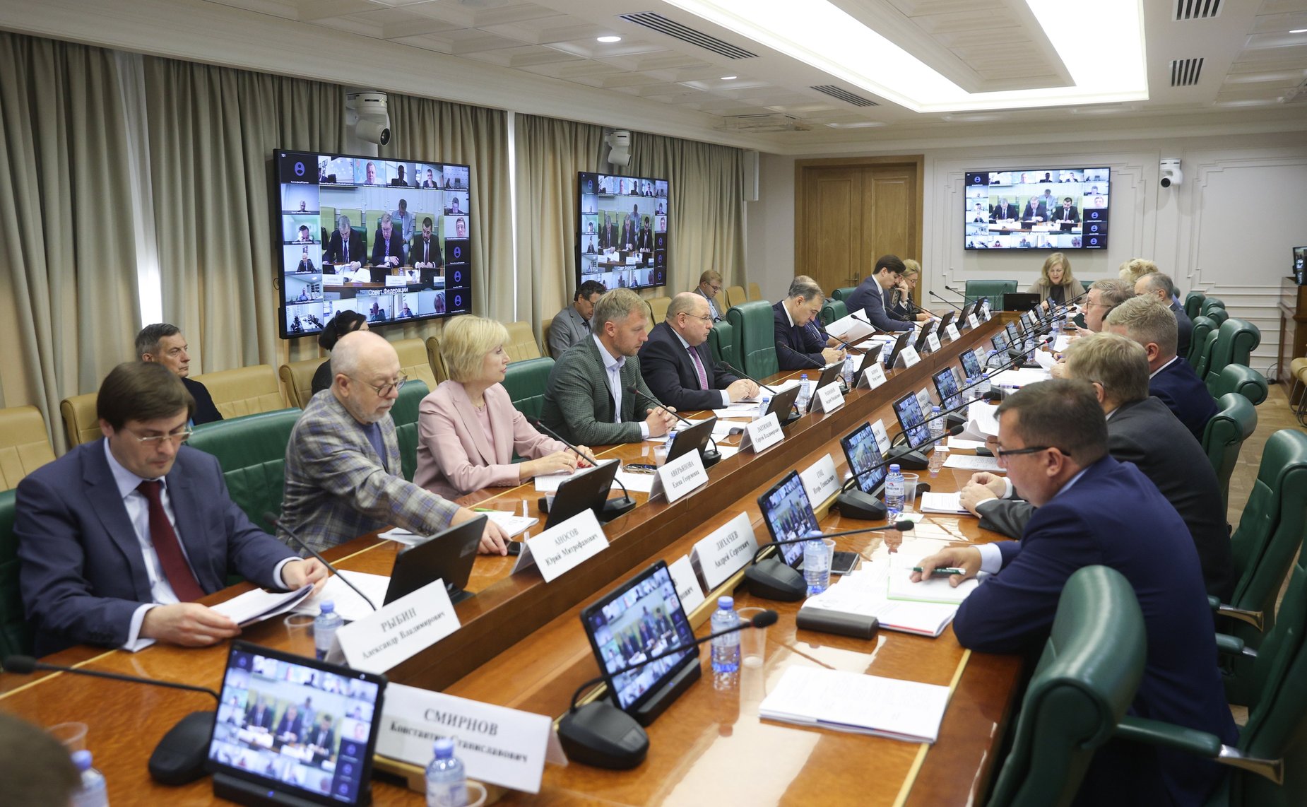 Круглый стол Комитета СФ по аграрно-продовольственной политике и природопользованию на тему «Развитие новых логистических коридоров для экспорта продукции агропромышленного комплекса»