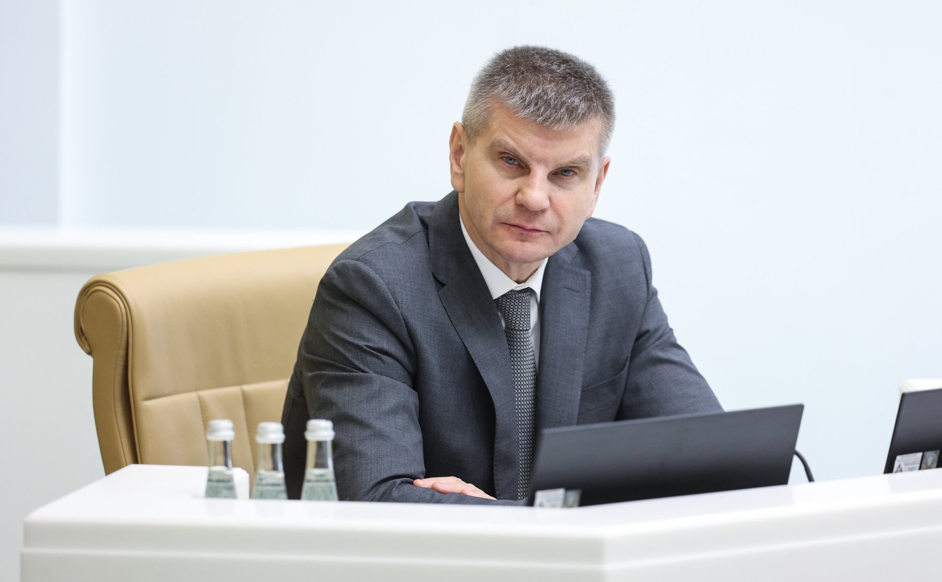 Геннадий Голов