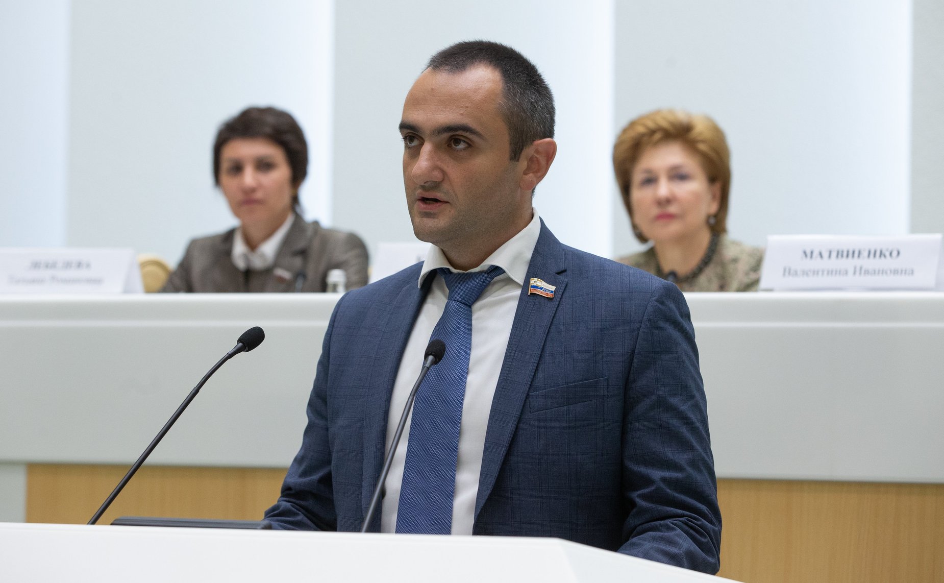 Пленарное заседание Палаты молодых законодателей