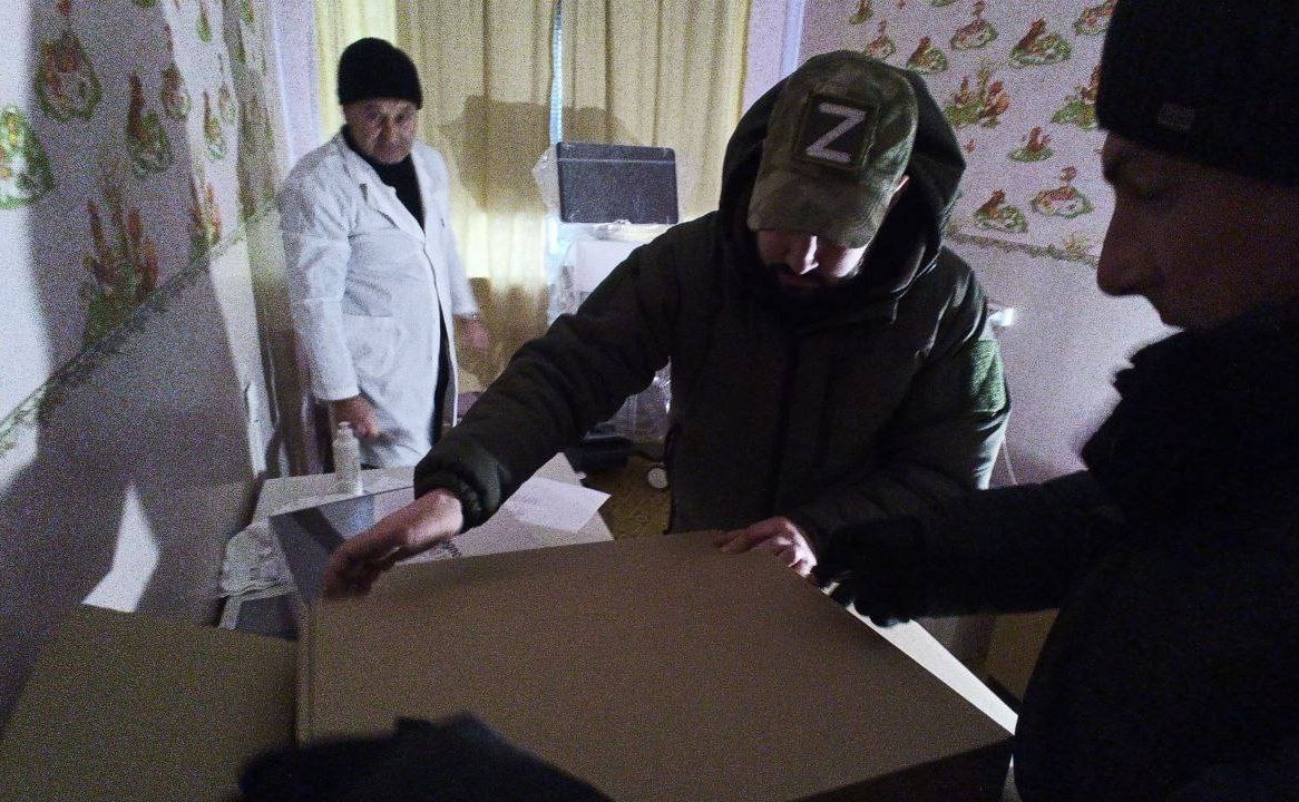 Игорь Кастюкевич доставил аппарат УЗИ в центральную районную больницу поселка Верхний Рогачик Херсонской области