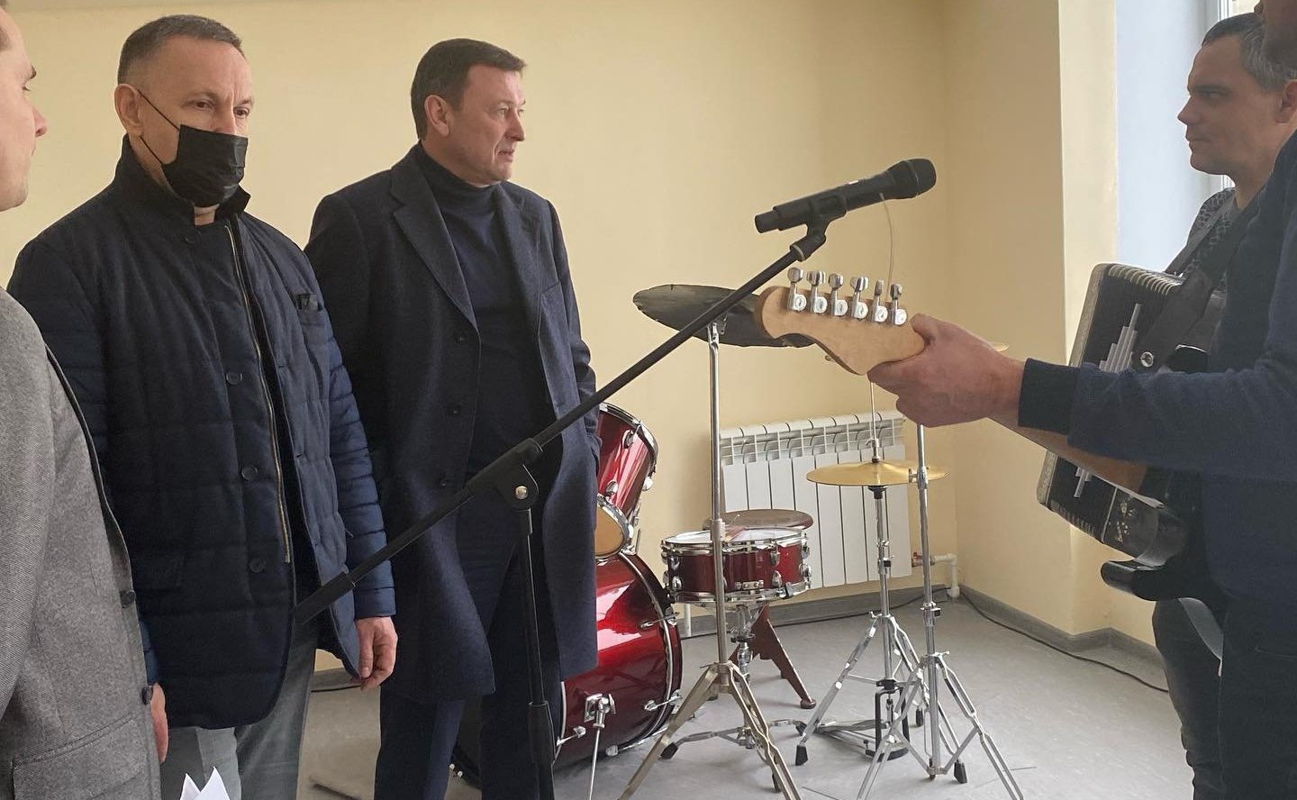 Олег Алексеев в ходе работы в регионе вместе с министром труда и социального развития Саратовской области Сергеем Егоровым осмотрели социальные объекты