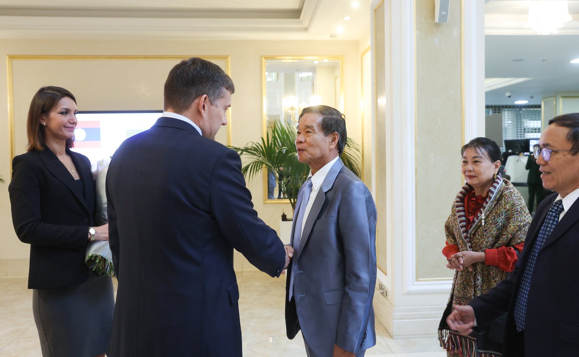 Встреча Николая Журавлева с членом Политбюро Народно-революционной партии Лаоса, Председателем Центрального комитета Лаосского фронта национального развития