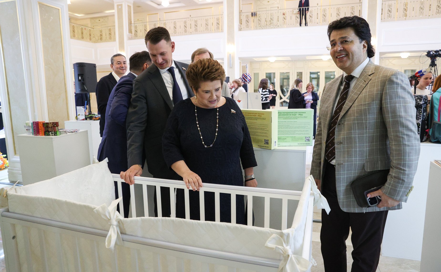 Валентина Матвиенко провела торжественную церемонию награждения лауреатов Национальной премии в сфере товаров и услуг для детей «Золотой медвежонок»