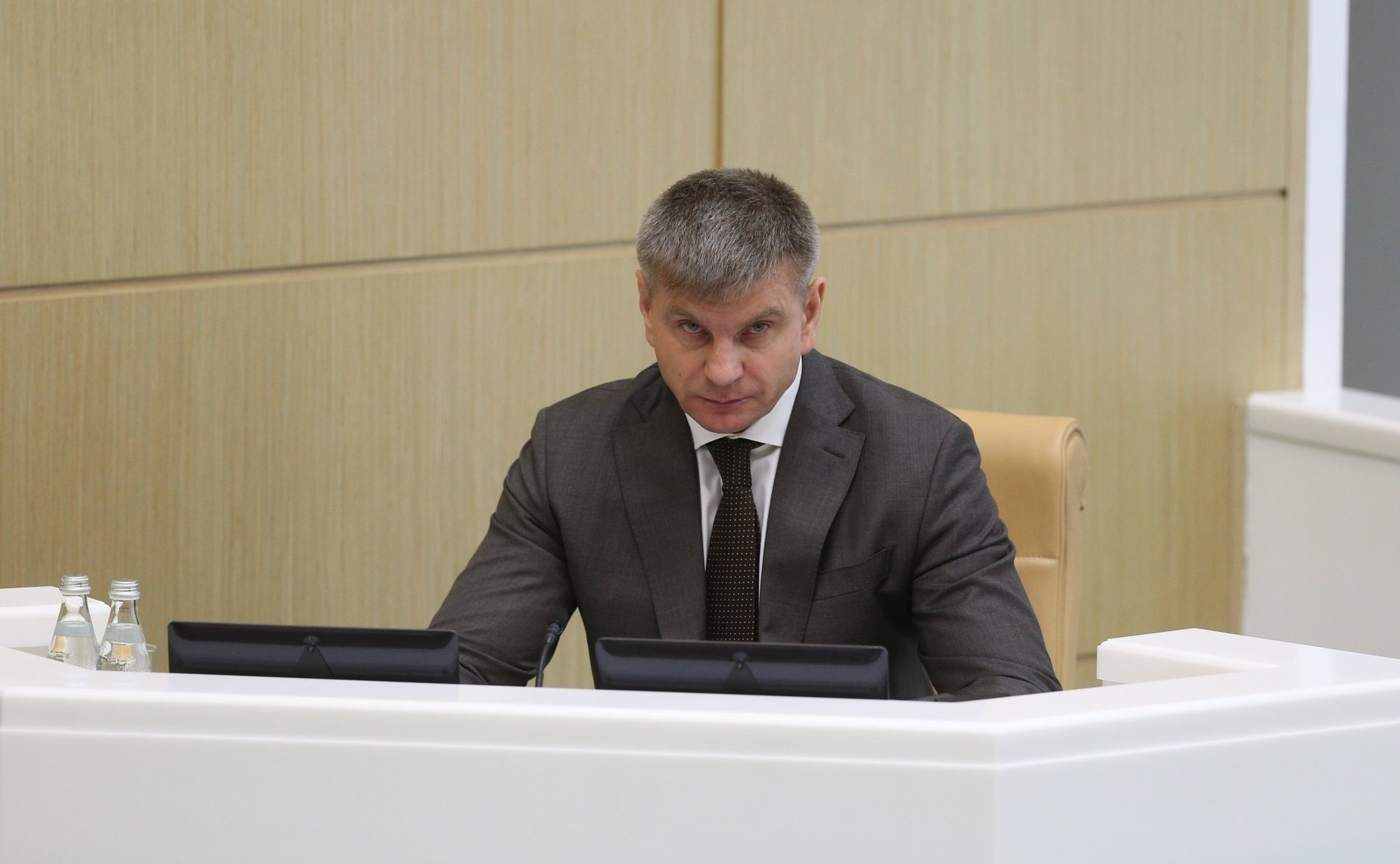 Геннадий Голов