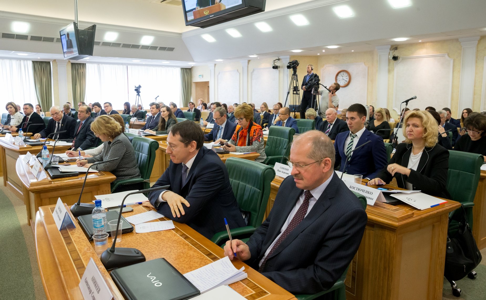 Парламентские слушания на тему «О правовых и организационных аспектах обеспечения здорового питания детей дошкольного и школьного возраста Российской Федерации»