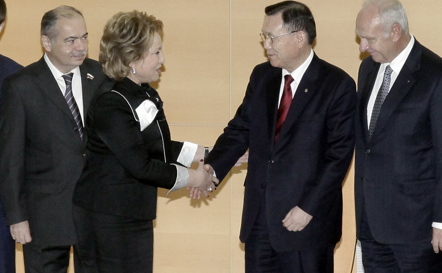 12-11-12_нацсобрание-9