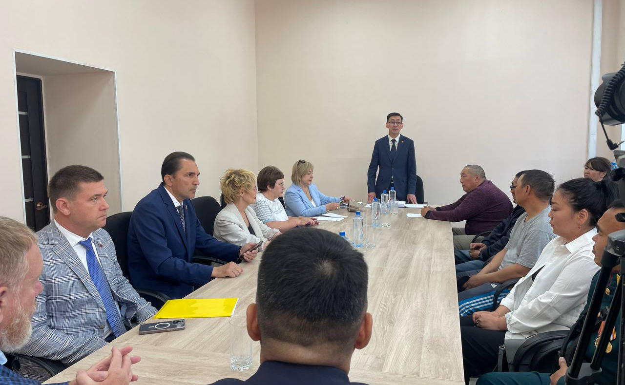 Комитет СФ по социальной политике провел в Республике Тыва выездное совещание с участием главы региона Владислава Ховалыга, представителей федеральных и региональных органов исполнительной власти