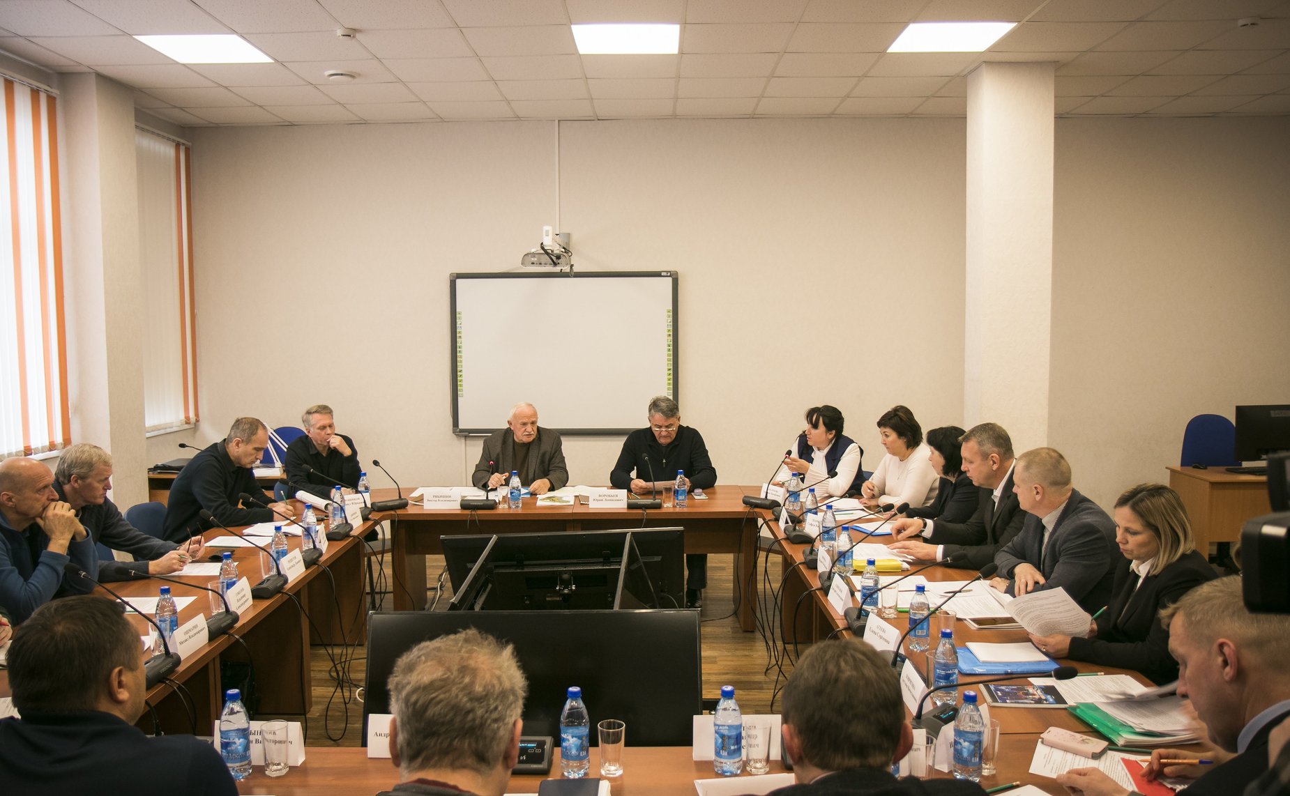 Ю. Воробьев проинспектировал ход работ по строительству набережной Вытегры