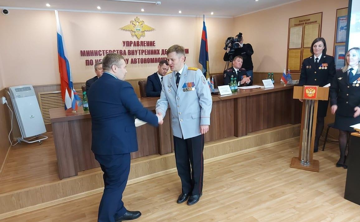 Денис Гусев принял участие в торжественной церемонии по случаю 90-летия со дня образования Управления Министерства внутренних дел РФ по Ненецкому автономному округу