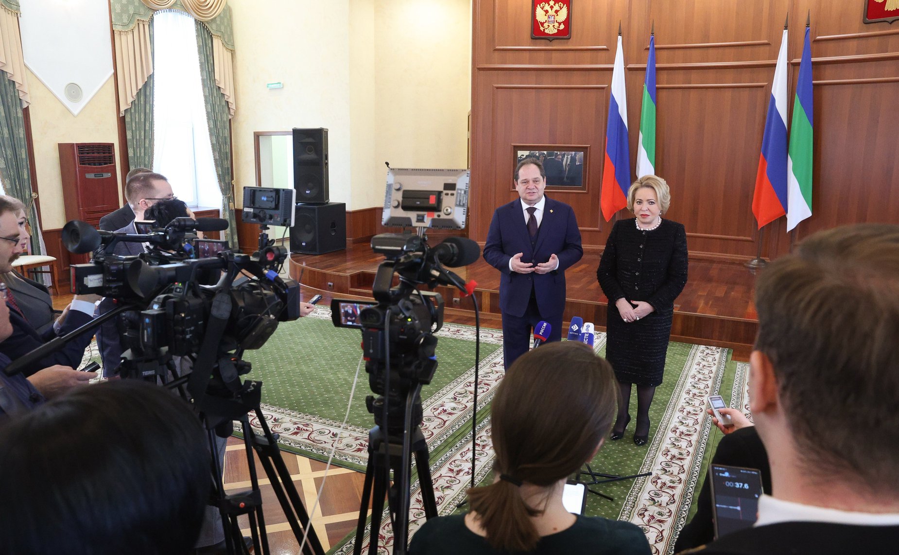 Пресс-подход по итогам встречи Председателя Совета Федерации Валентины Матвиенко с врио главы Республики Коми Ростиславом Гольдштейном