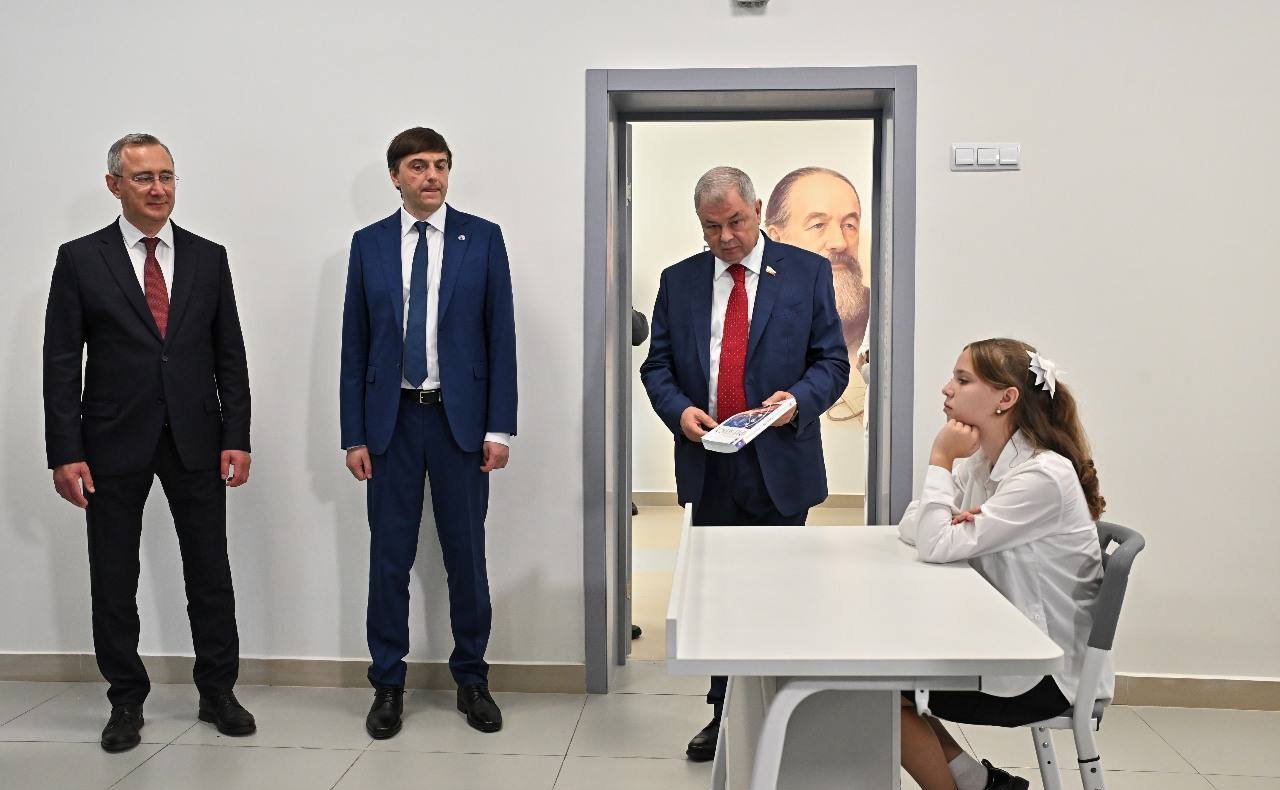 В селе Лопатино Тарусского района состоялось открытие новой средней общеобразовательной школы