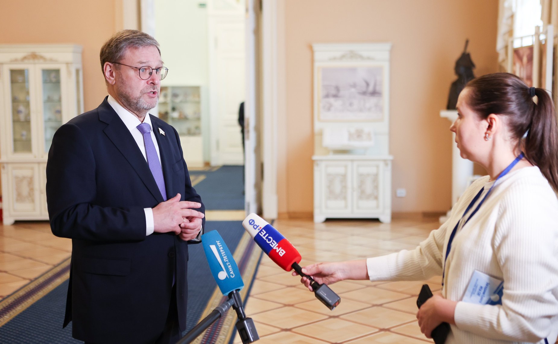 Пресс-подход заместителя Председателя Совета Федерации Константина Косачева