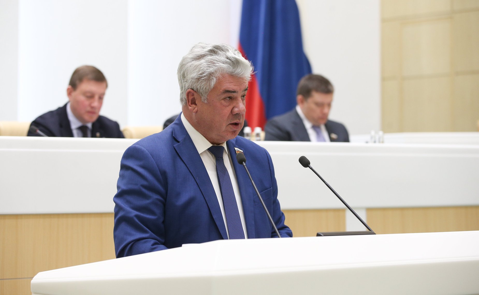 Виктор Бондарев