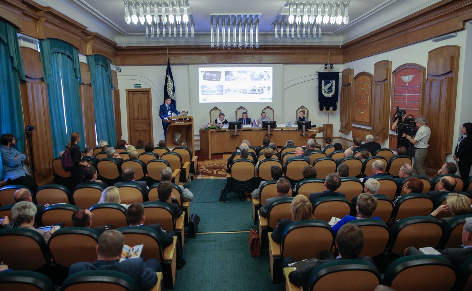 Члены Совета Федерации принимают участие в заседании секций III Форума регионов России и Беларуси