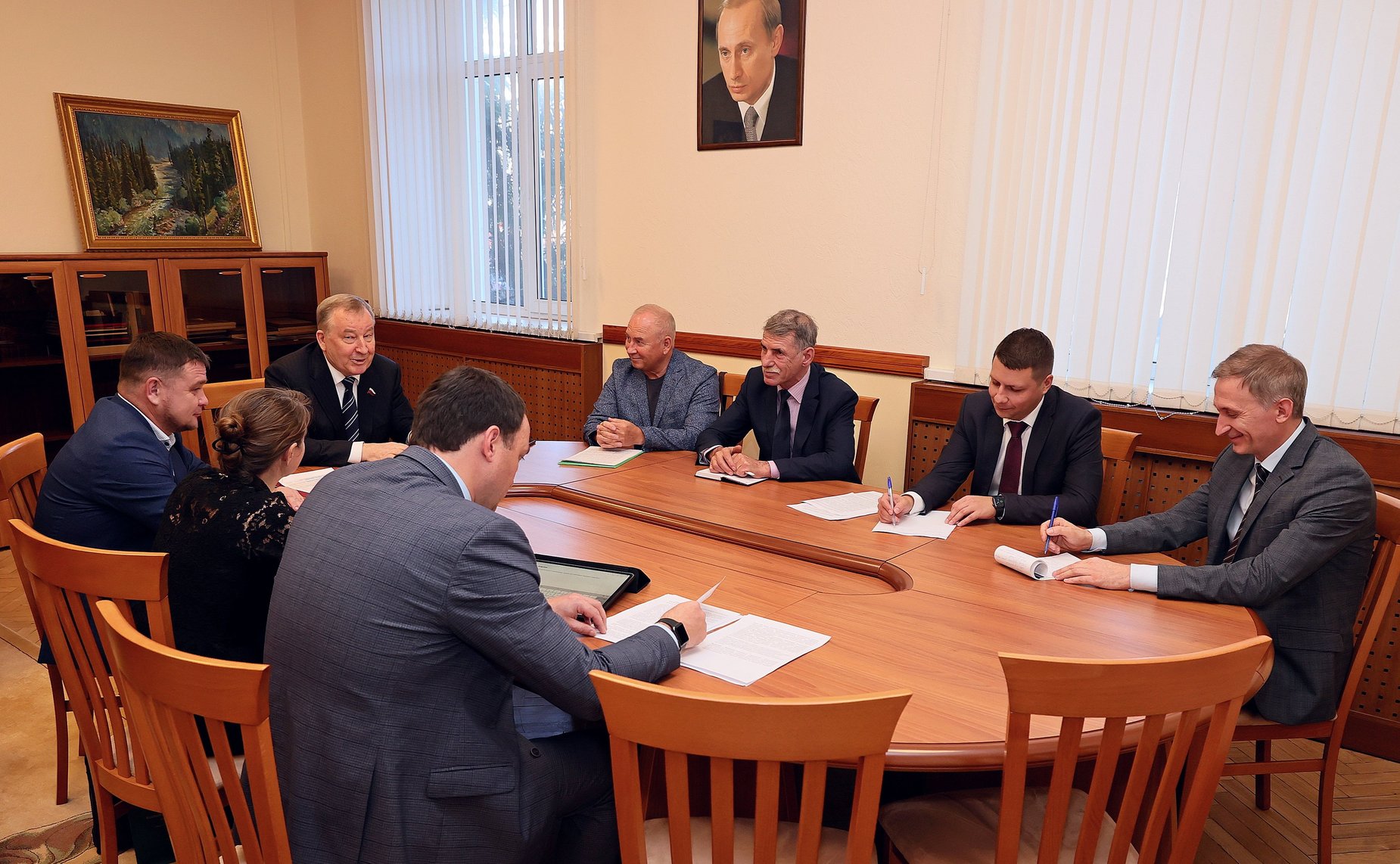 Александр Карлин в рамках работы в регионе провел совещание, посвященное развитию креативных территорий и технологий