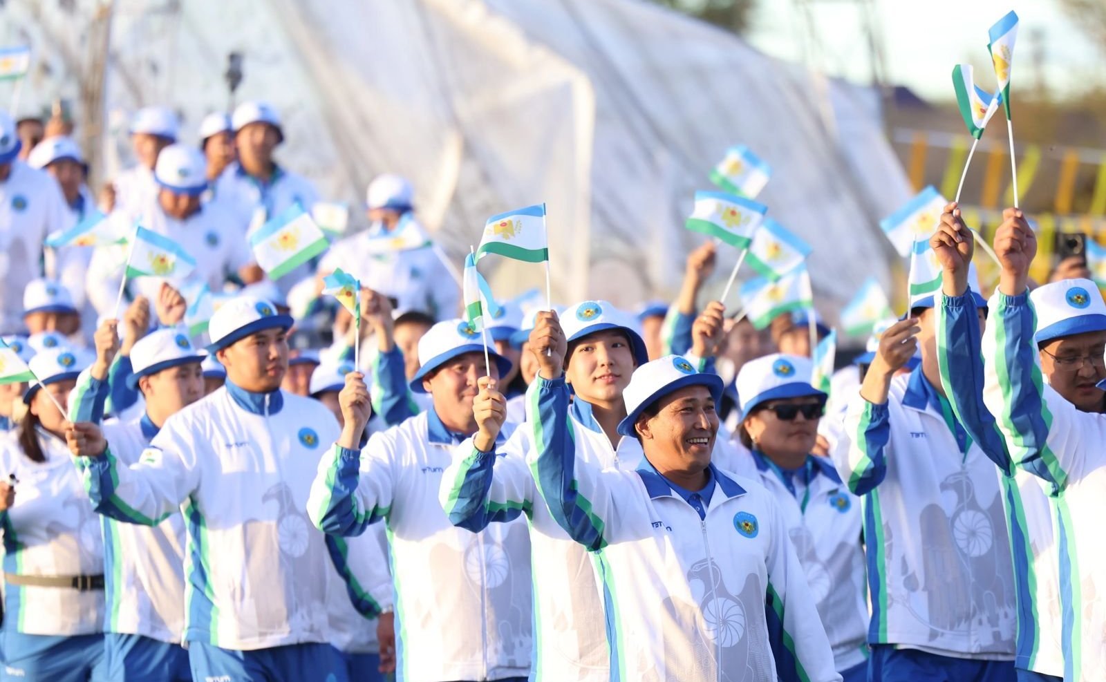Сахамин Афанасьев принял участие в торжественной церемонии открытия игр в Таттинском районе
