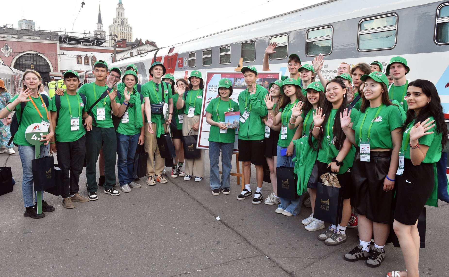 Участники культурно-образовательного проекта «Поезд Памяти» находятся в Городе-герое Москве