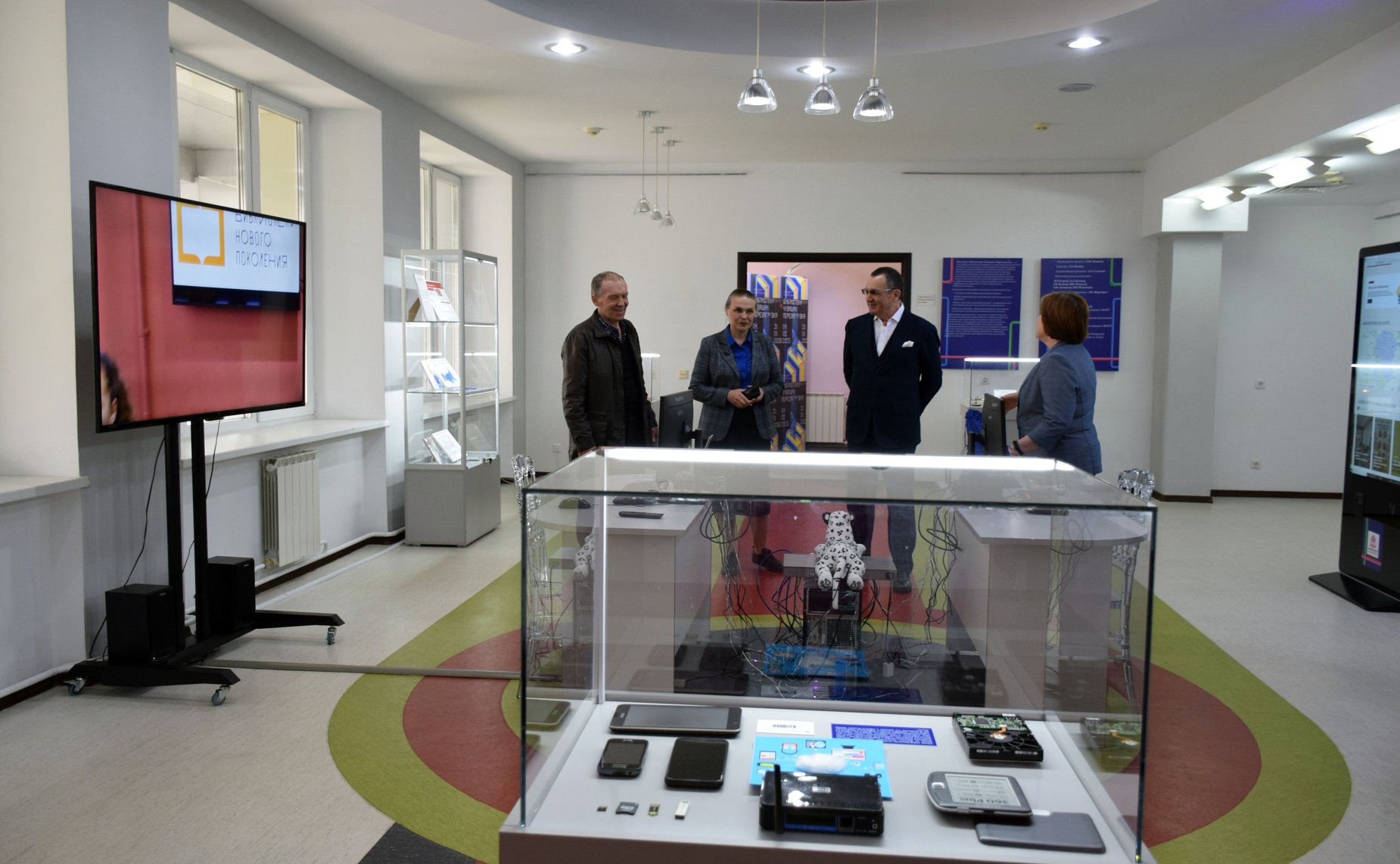 Николай Федоров посетил Национальную библиотеку Чувашской Республики