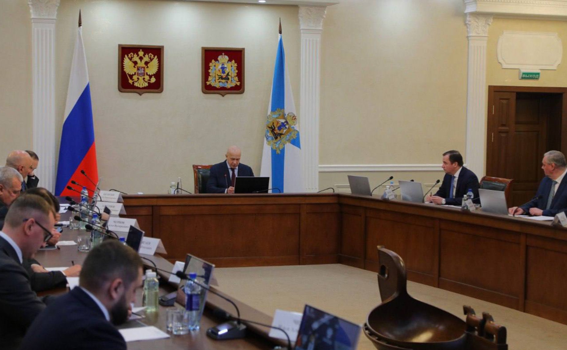 Сенаторы Иван Новиков и Юрий Борисов посетили объекты логистической инфраструктуры и приняли участие в совещании по социально-экономическому развитию региона