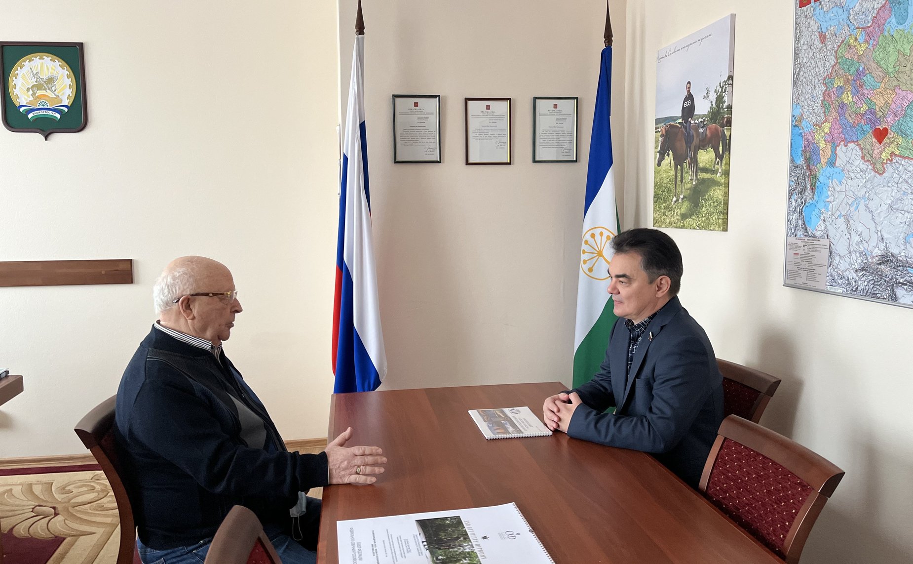 Ирек Ялалов провел рабочую встречу с председателем совета директоров Мостоотряда № 30 ЗАО «Уралмостострой» Павлом Рябухиным