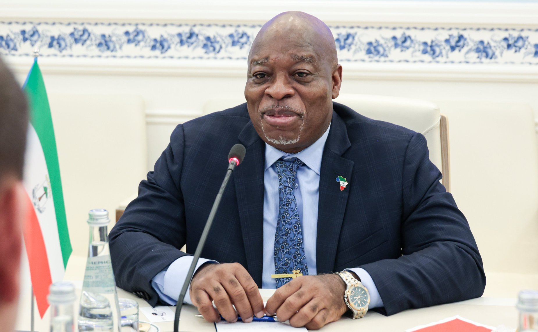 Встреча члена Комитета СФ по социальной политике .Андрея Чернышева с Чрезвычайным и Полномочным Послом Республики Экваториальная Гвинея в Российской Федерации Лусиано Айекабой