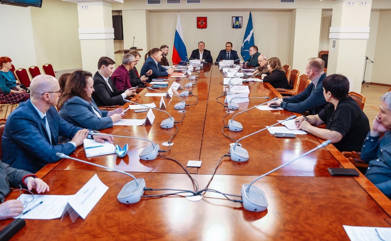 Андрей Хапочкин провёл совещание по проблемам качества связи в новых микрорайонах