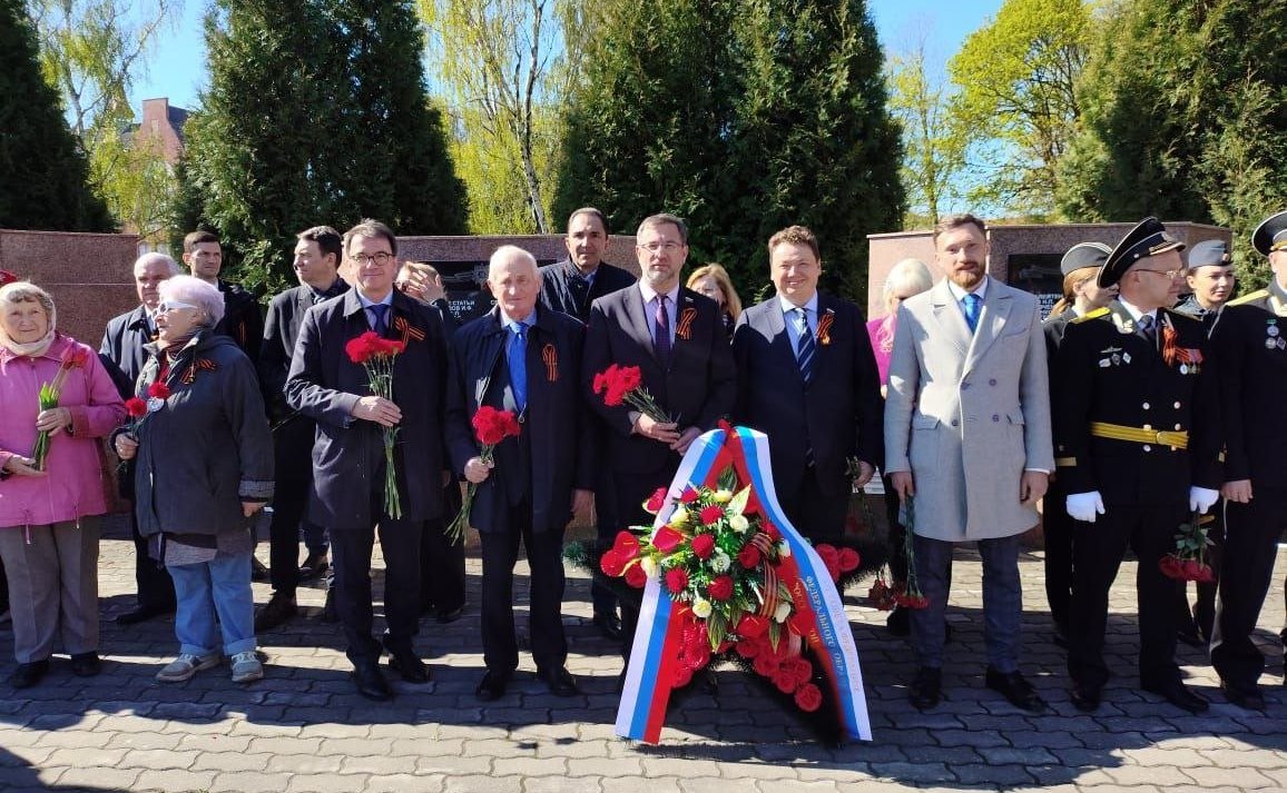 Сенаторы приняли участие в мероприятиях в Балтийске, посвященных 80-летию освобождения города