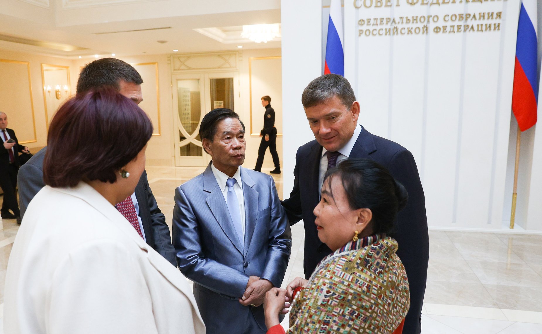 Встреча Николая Журавлева с членом Политбюро Народно-революционной партии Лаоса, Председателем Центрального комитета Лаосского фронта национального развития