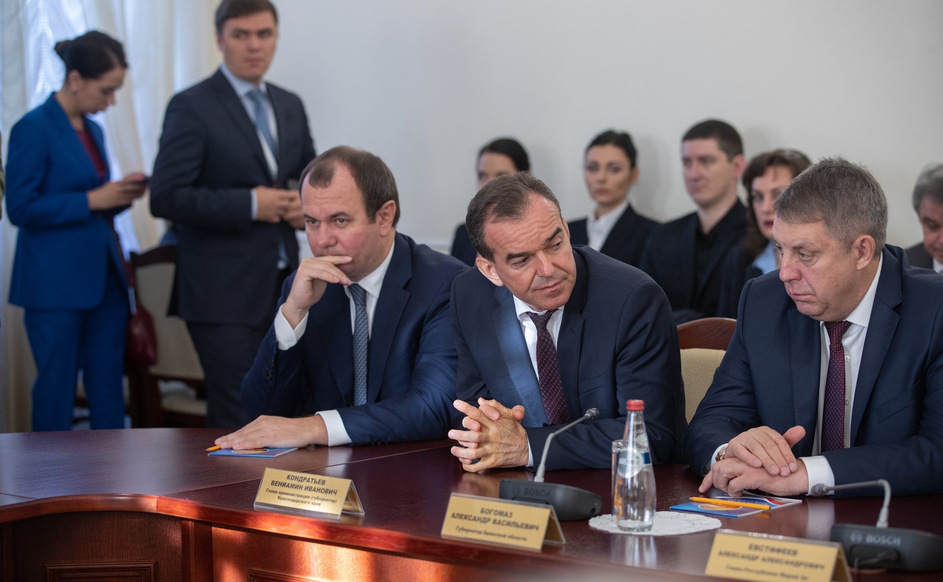 В. Матвиенко и М. Мясникович провели совместную встречу с руководителями субъектов России и Беларуси