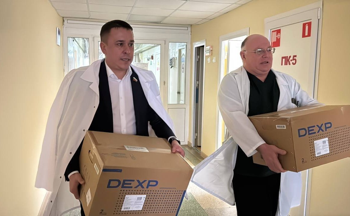 Айрат Гибатдинов посетил детское онкологическое отделение Ульяновской ОДКБ