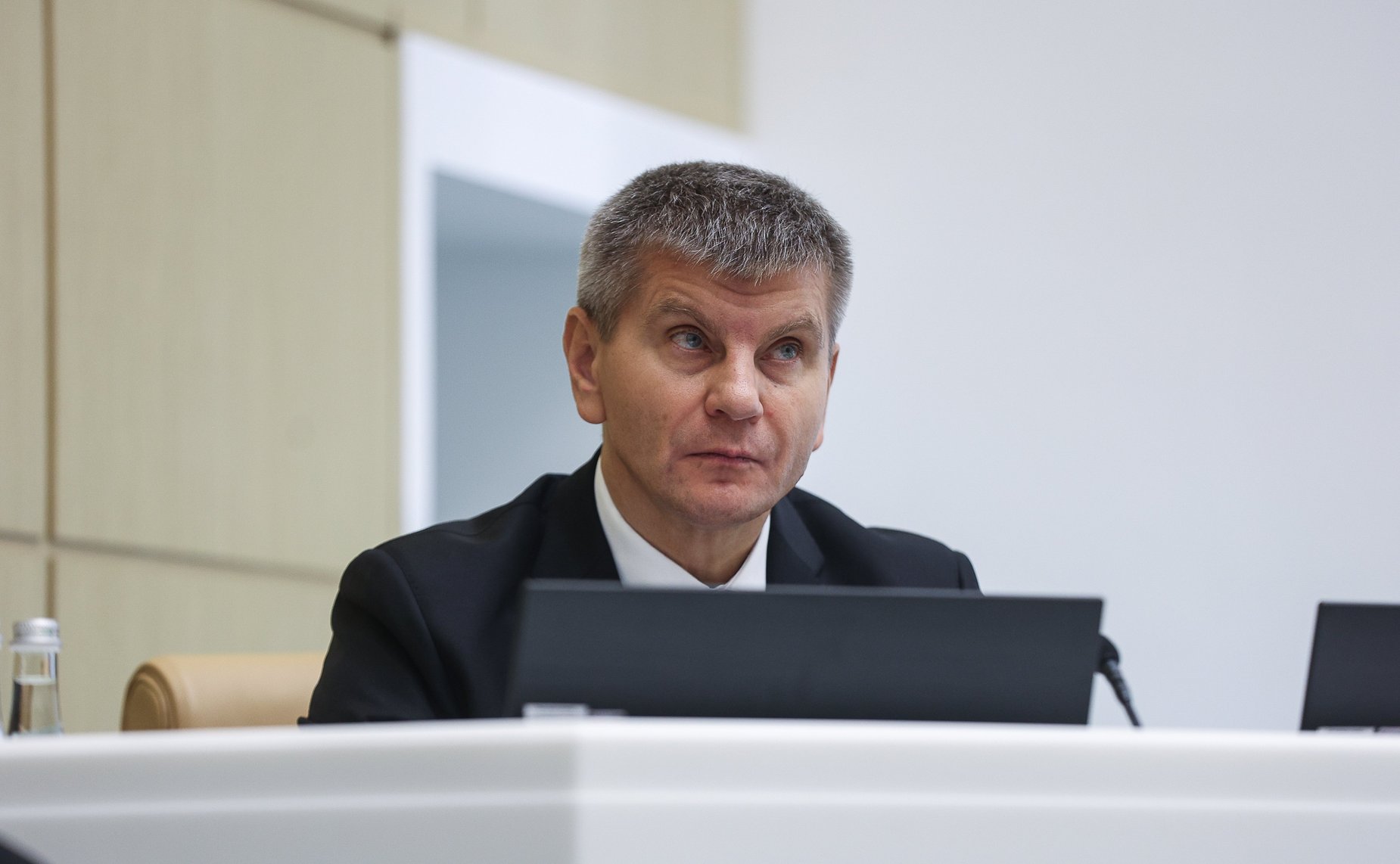 Геннадий Голов