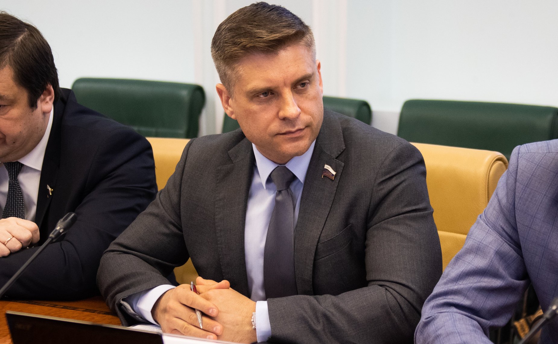 Юрий Архаров