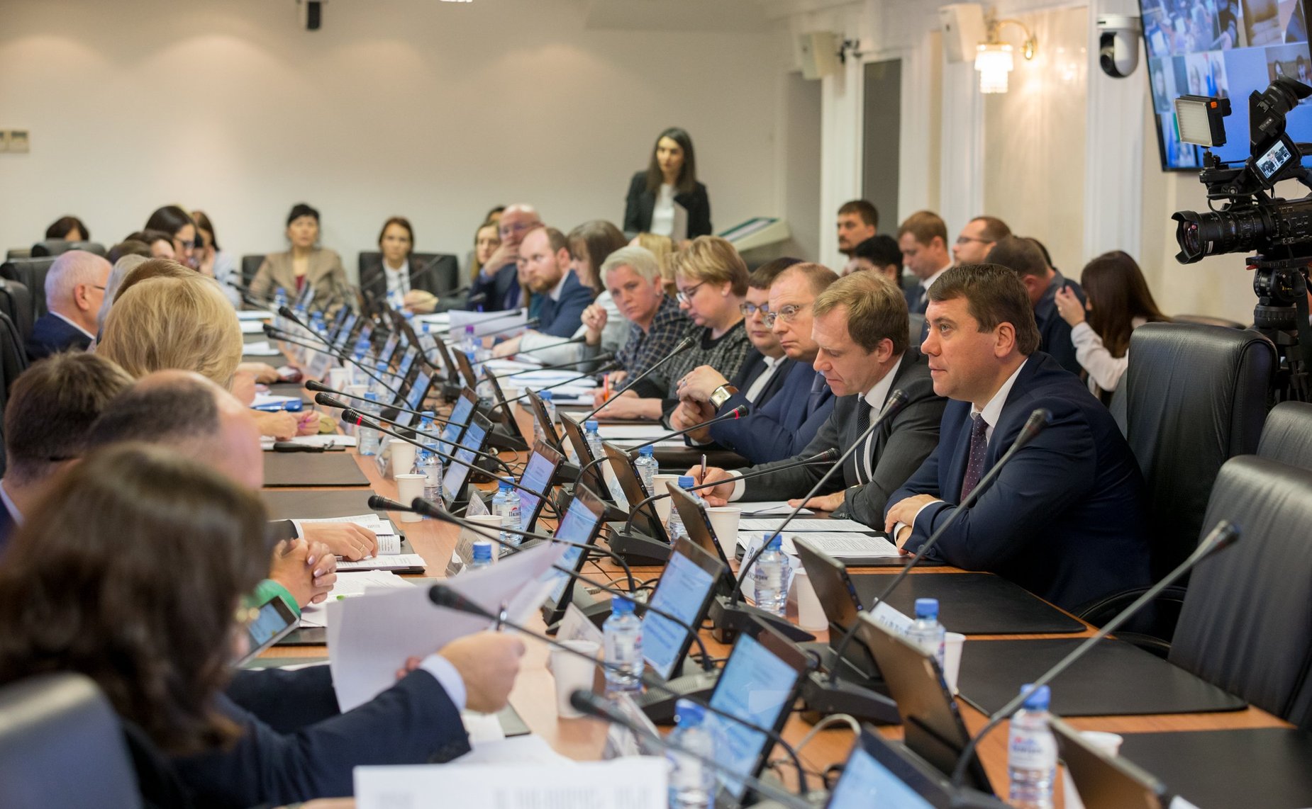 «Круглый стол» Комитета СФ по экономической политике на тему «Повышение уровня доходов многодетных семей как фактор, влияющий на улучшение демографической ситуации в стране»