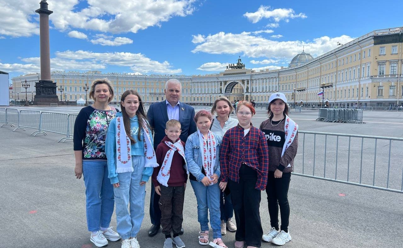 Дети военнослужащих из Марий Эл посетили Санкт-Петербург