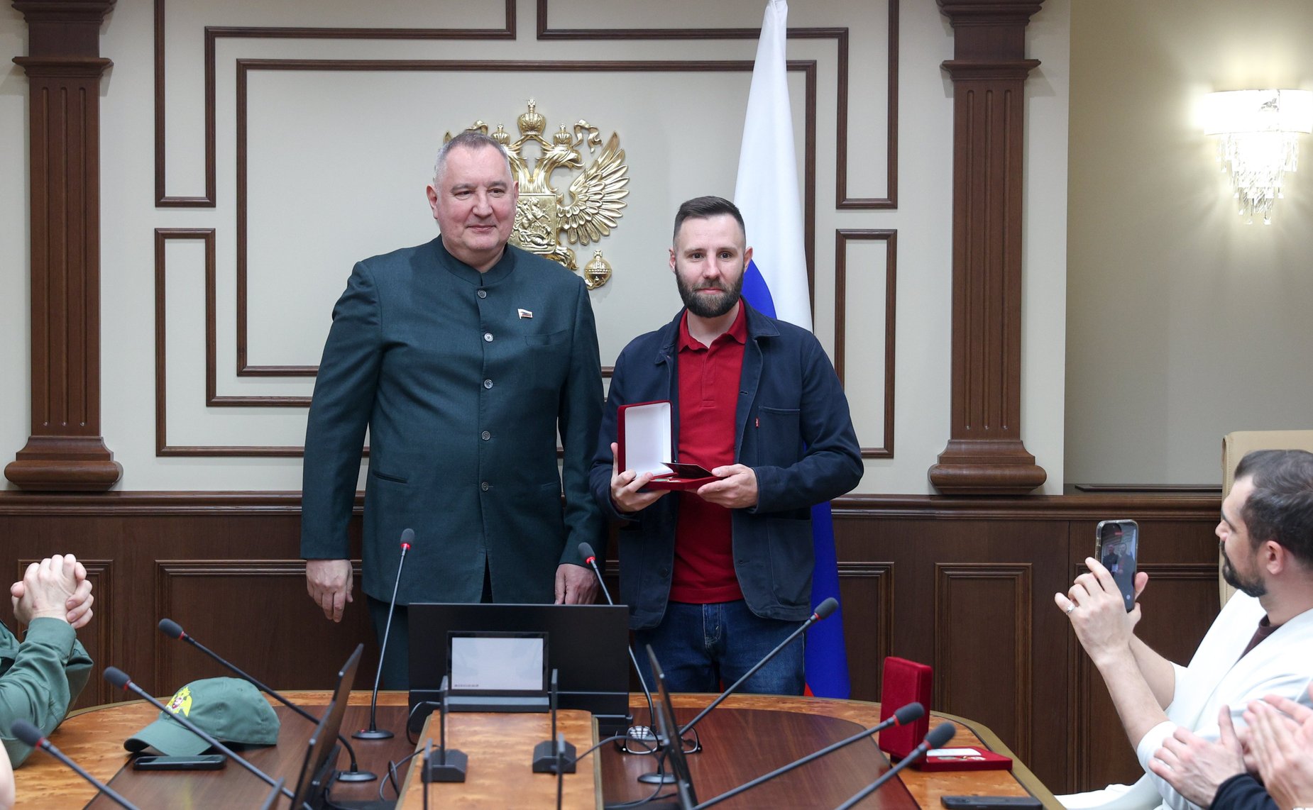 Церемония награждения медалью ордена «За заслуги перед Запорожской областью» съемочной группы художественного фильма «СВОИ. Баллада о войне» и музыкального коллектива «Звездный десант»