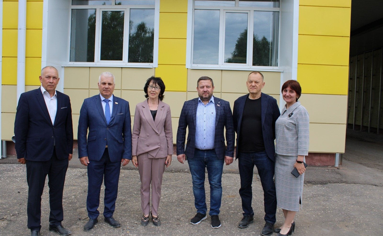 Сергей Мартынов в ходе поездки в регион посетил ряд школ и проверил их готовность к новому учебному году