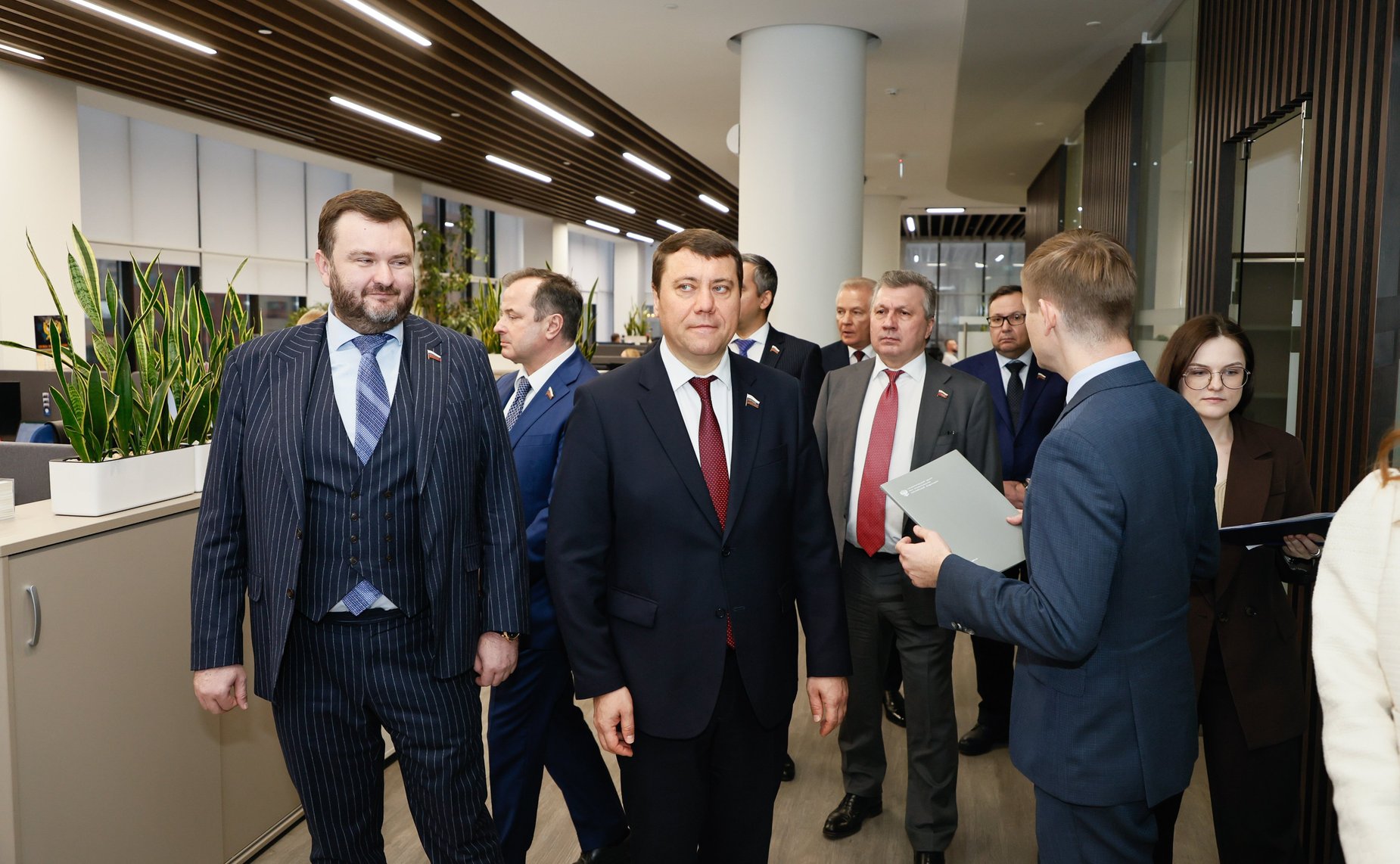 Сенаторы посетили Аналитический центр при Правительстве РФ