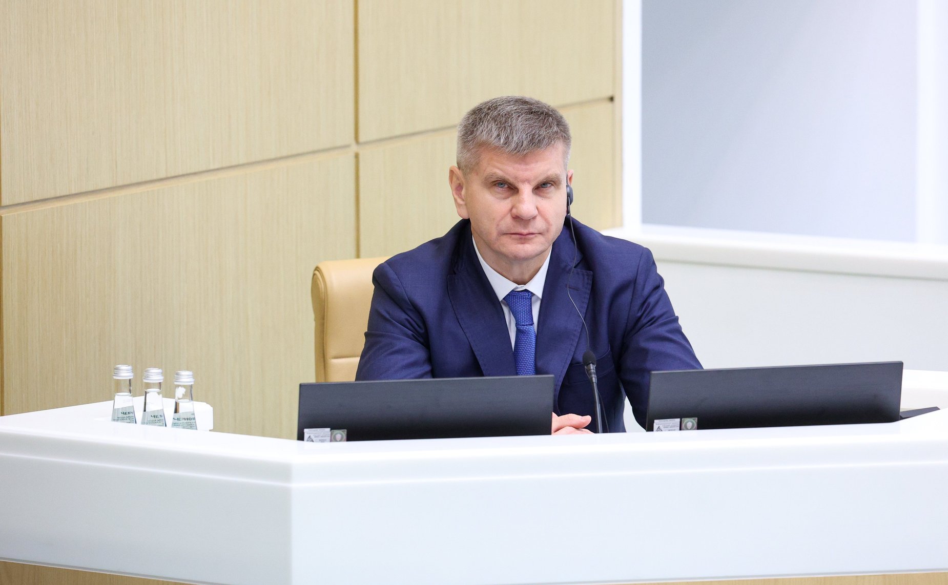 Геннадий Голов