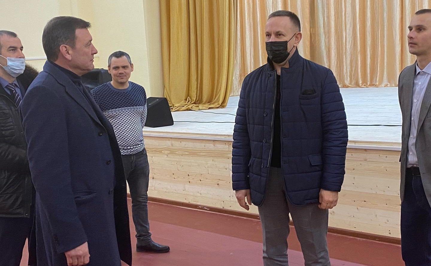 Олег Алексеев в ходе работы в регионе вместе с министром труда и социального развития Саратовской области Сергеем Егоровым осмотрели социальные объекты