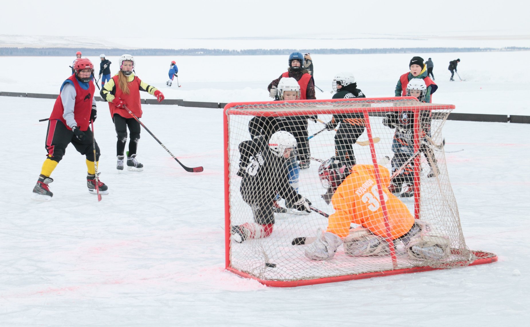 Открытие хоккейного турнира, который проводился на территории курорта «Озеро Шира»