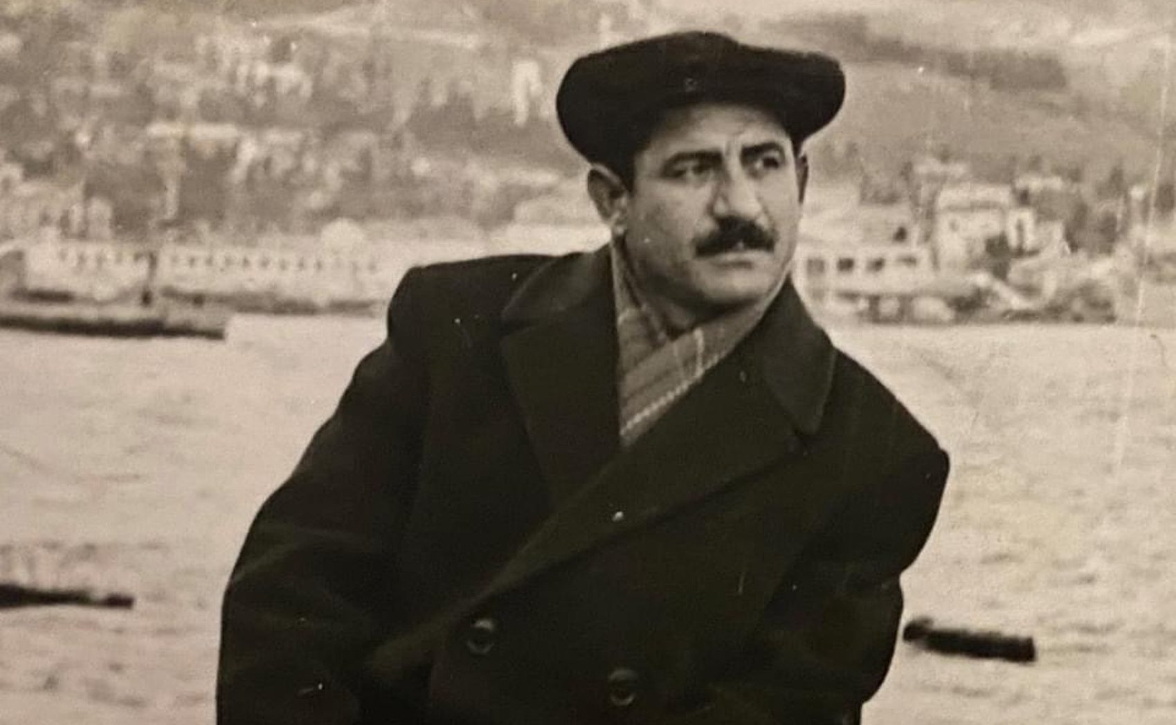 Аракелян Аракел (1925–1990). В 16 лет стал сыном полка 413 Стрелковой дивизии. В августе 1944 года за проявленное мужество награжден медалью «За отвагу». Войну закончил в Берлине. Имел два тяжелых ранения. Дядя помощницы сенатора Ю. Воробьева Н. Бояхчян