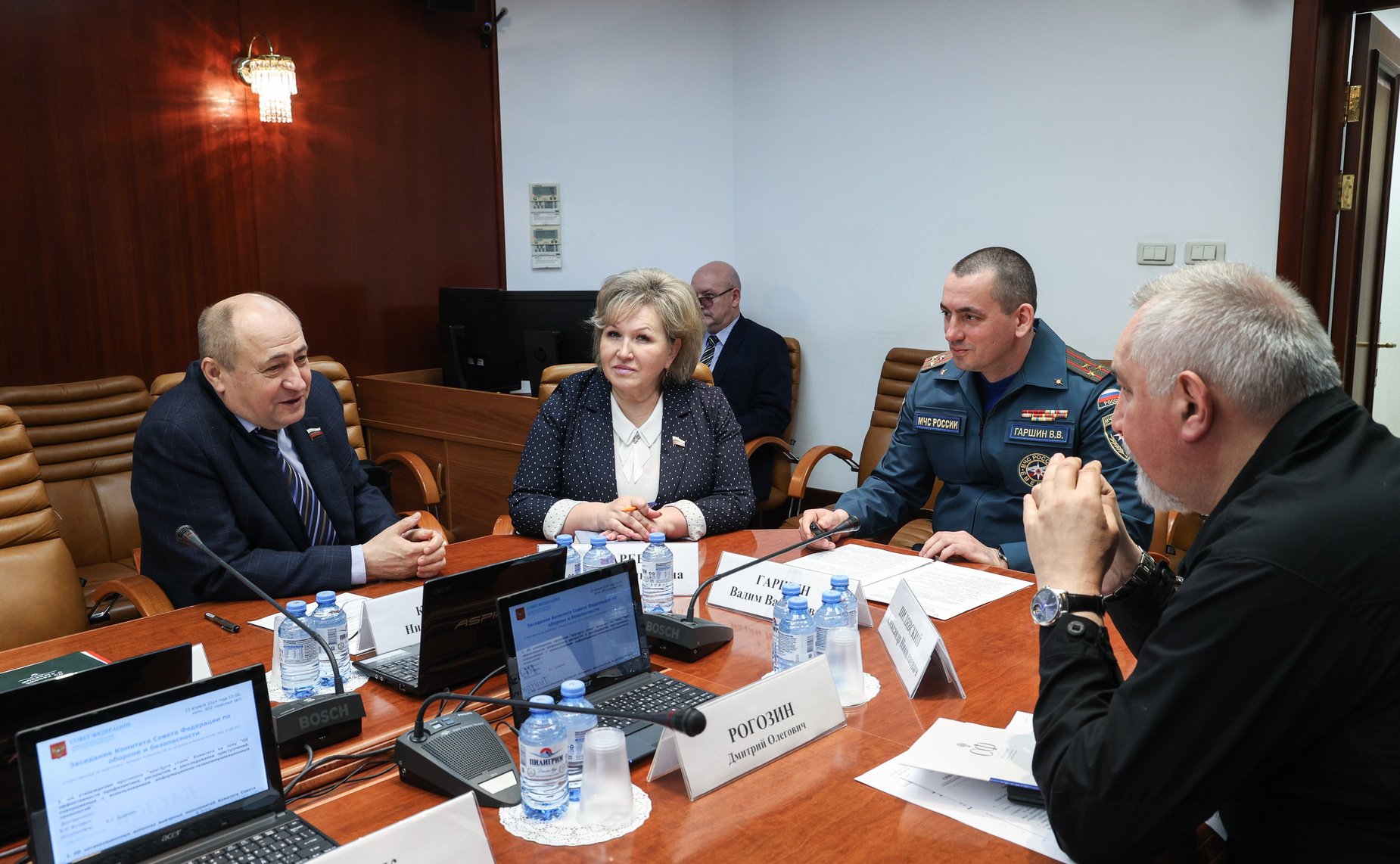 Совещание Комитета СФ по обороне и безопасности «О дополнительных мерах по обеспечению проведения эвакуационных мероприятий при угрозе возникновения или возникновении военных конфликтов и чрезвычайных ситуаций природного и техногенного характера»