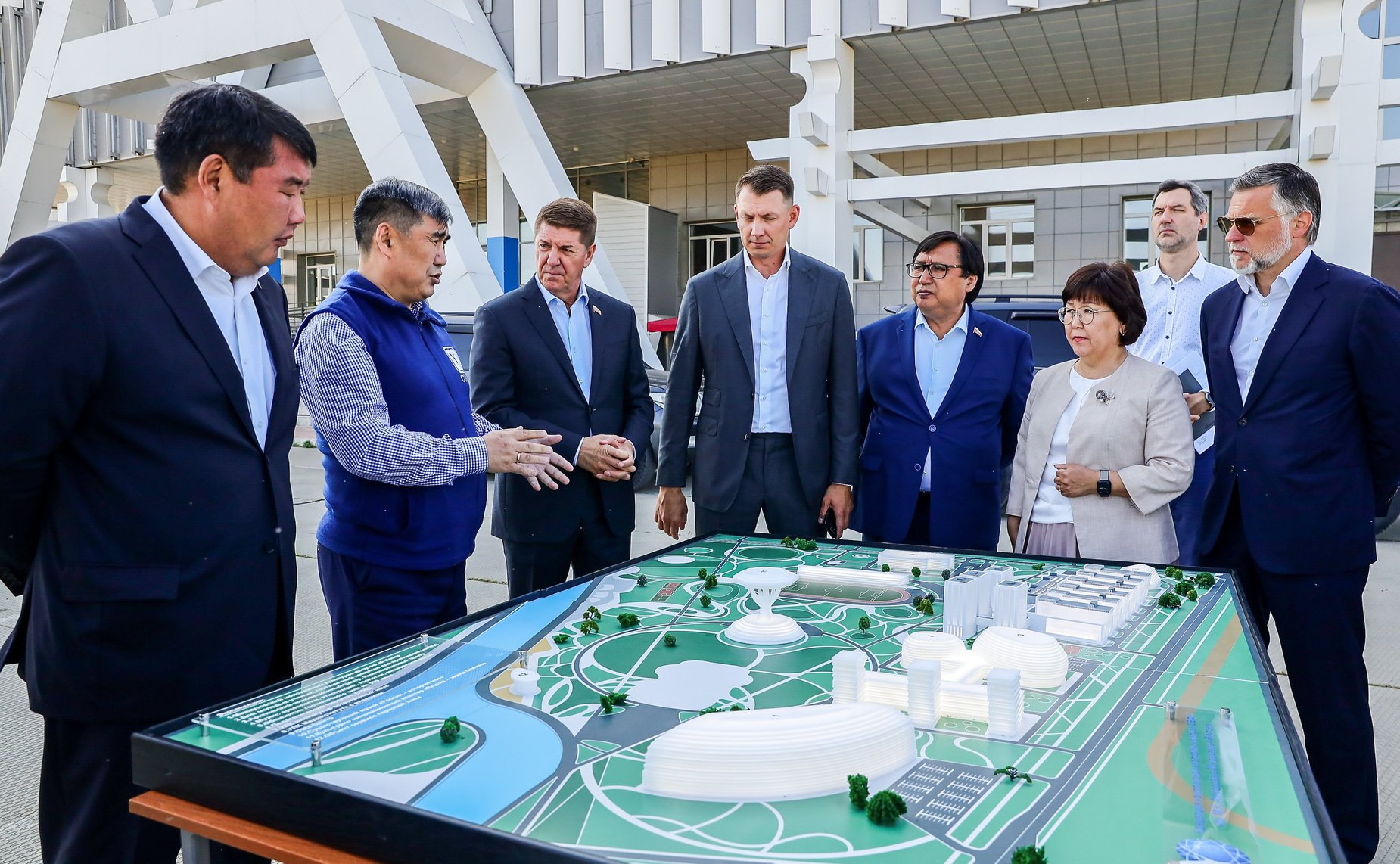 Сенаторы РФ в рамках выездного совещания Комитета СФ по федеративному устройству, региональной политике, местному самоуправлению и делам Севера посетили университеты и социальные объекты