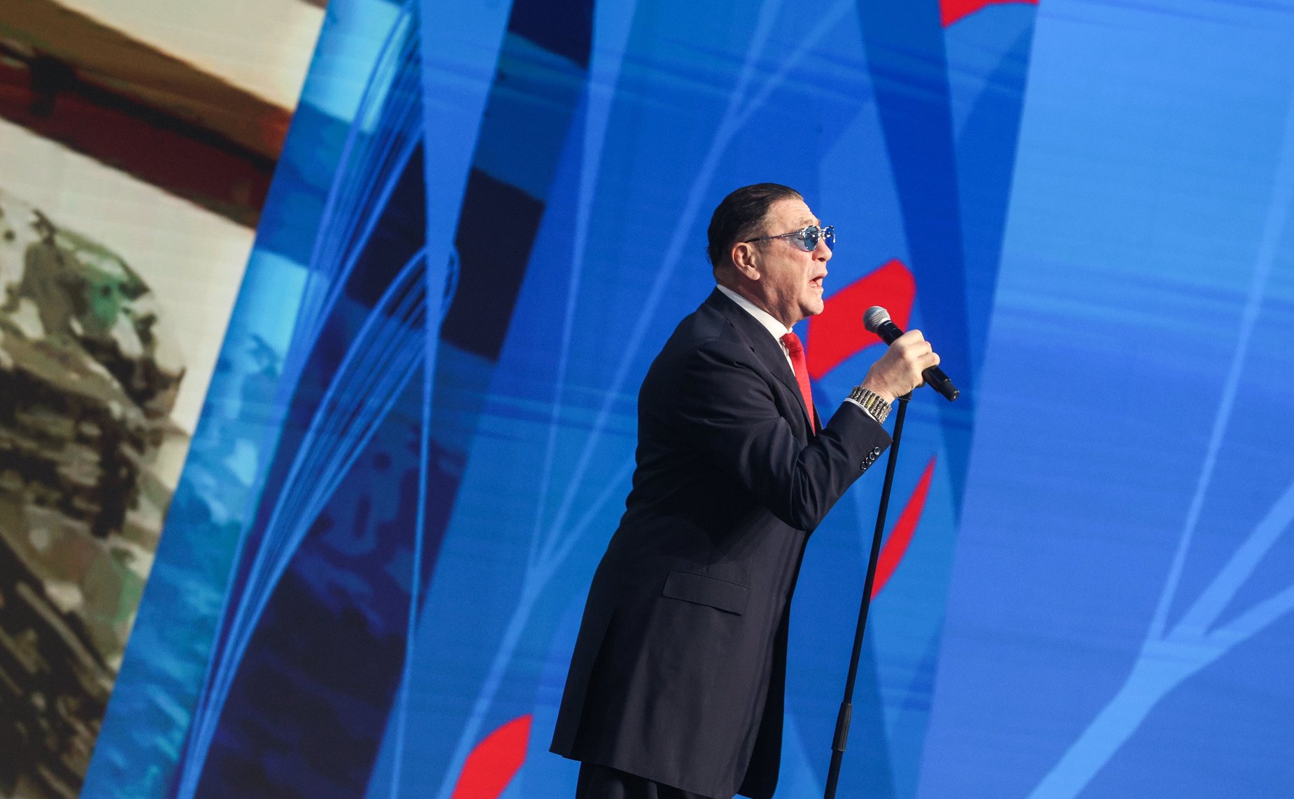 В рамках Всероссийского женского форума «Женщины: сохраняем традиции – развиваем Россию» состоялась Торжественная церемония награждения лауреатов премии «По зову женского сердца»