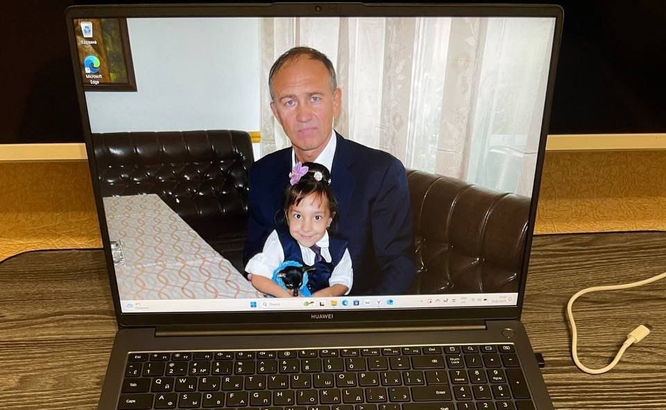 Александр Брыксин оказал помощь самой маленькой девушке России – курянке Полине Скорик